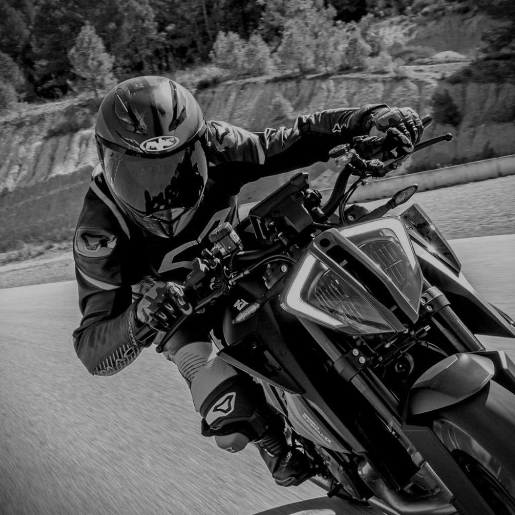 Macna leather racing touring sport jackets gloves pants hide tech leather